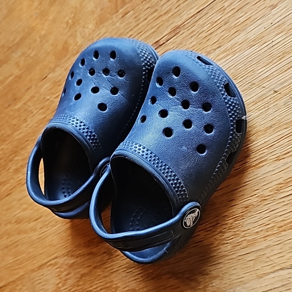 CROCS